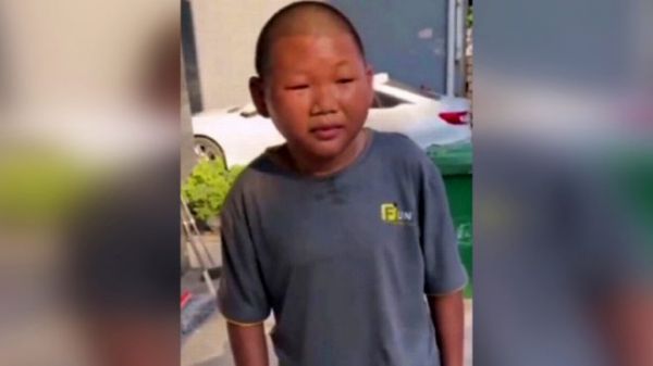Nem kap munkát a 27 éves kínai férfi, mert gyereknek nézik
